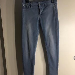 Cute and simple jeans !